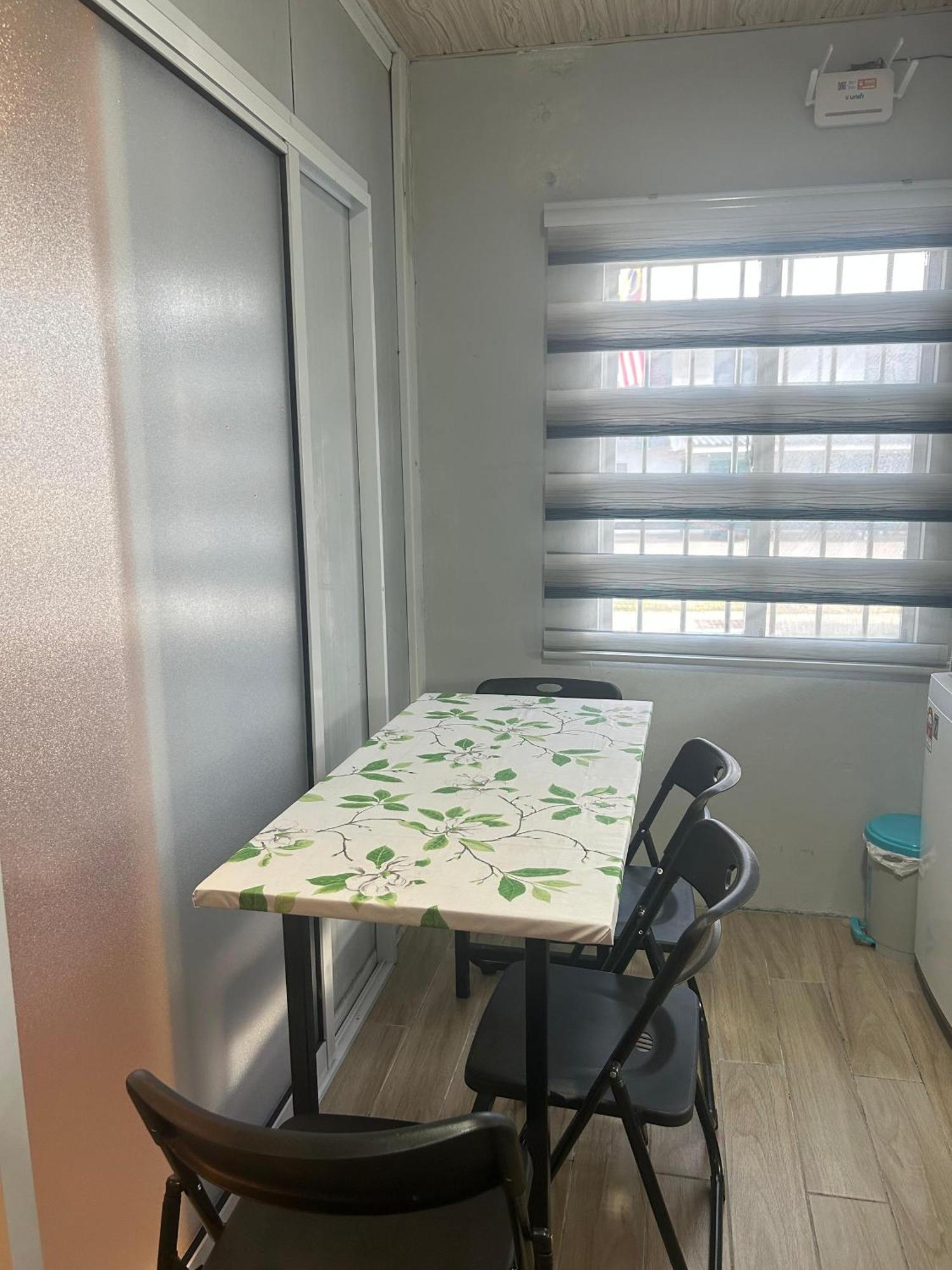 Merdeka Guest House 2 Κουτσίνγκ Εξωτερικό φωτογραφία